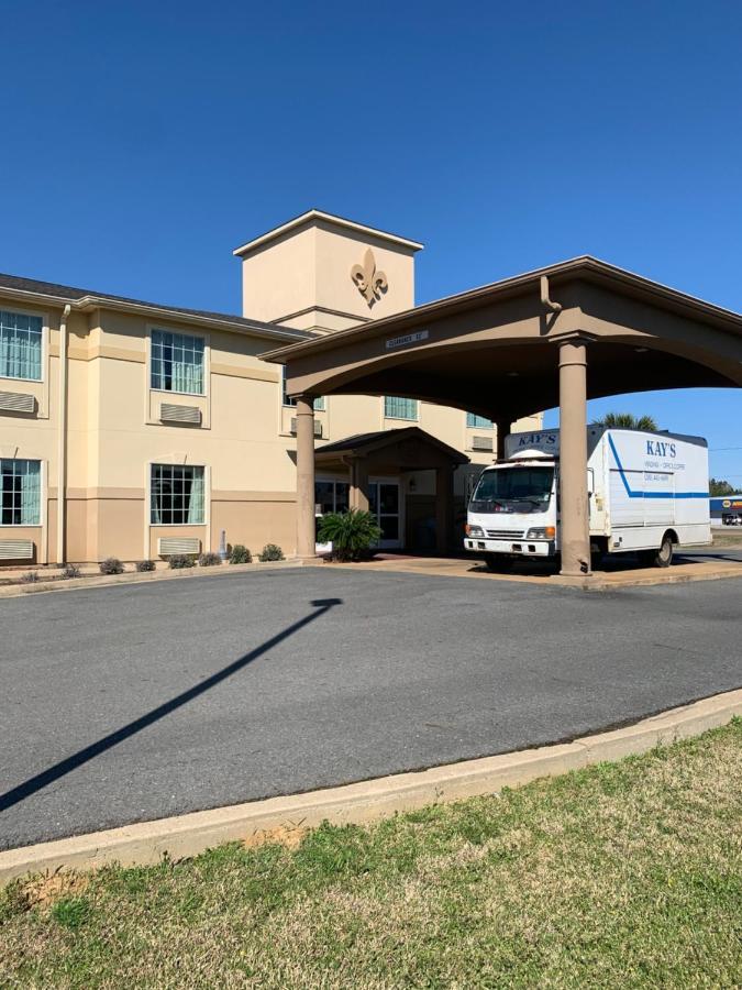 Rodeway Inn & Suites Winnfield Exterior photo