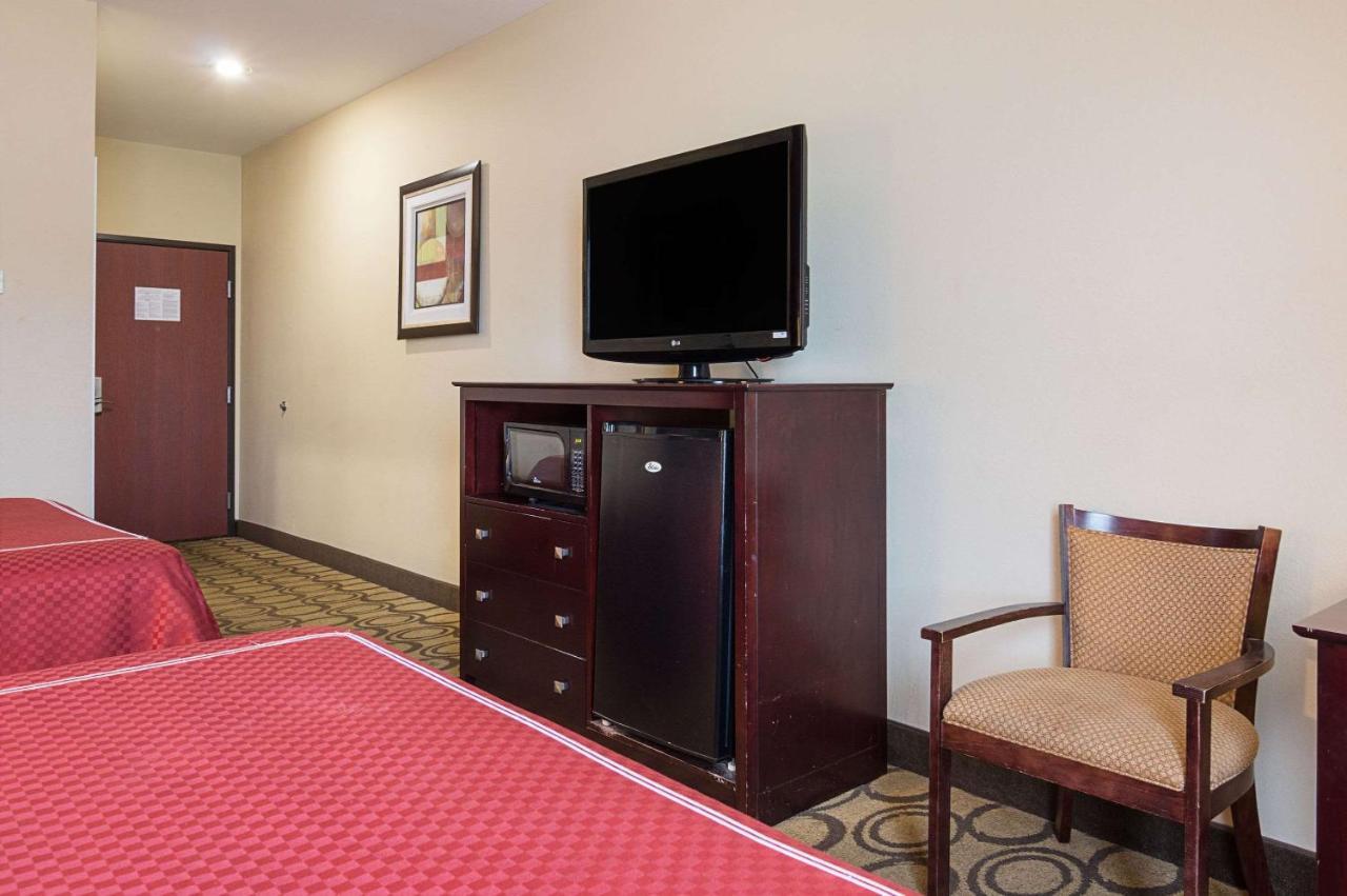 Rodeway Inn & Suites Winnfield Exterior photo
